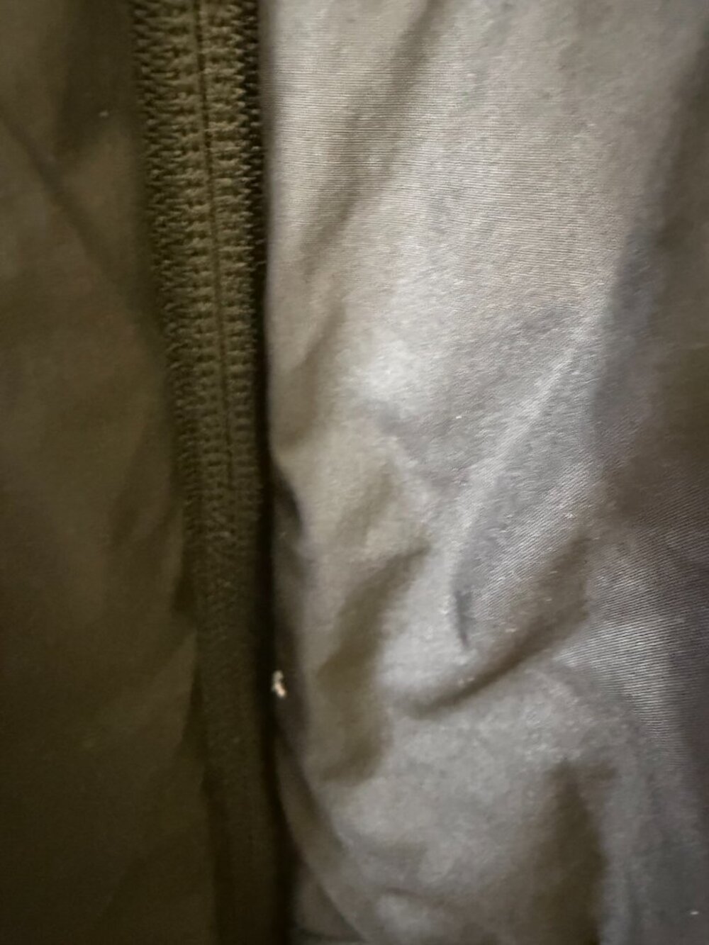 💕 FREE WITH PURCHASE 💕 | Puma Black Hooded Puffer Jacket Size M - Picture 5 of 6